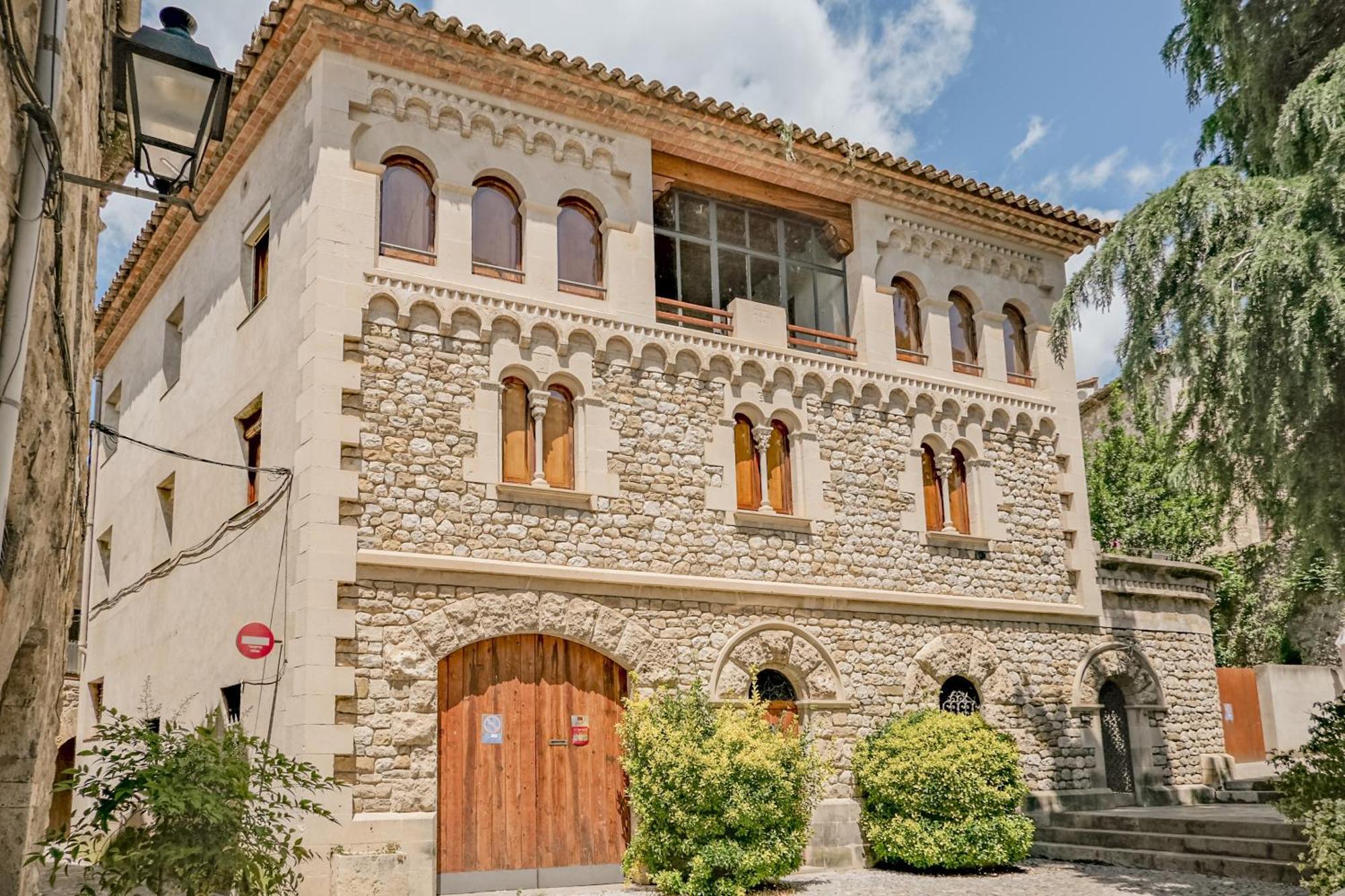 Can Severi Casa Con Historia En Besalú Eksteriør billede