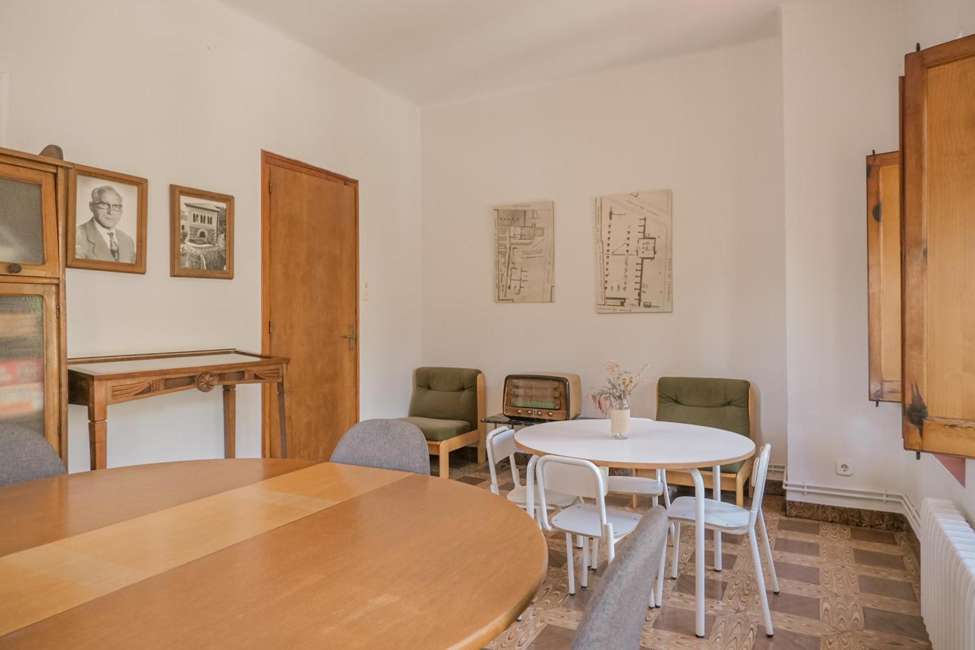 Can Severi Casa Con Historia En Besalú Eksteriør billede