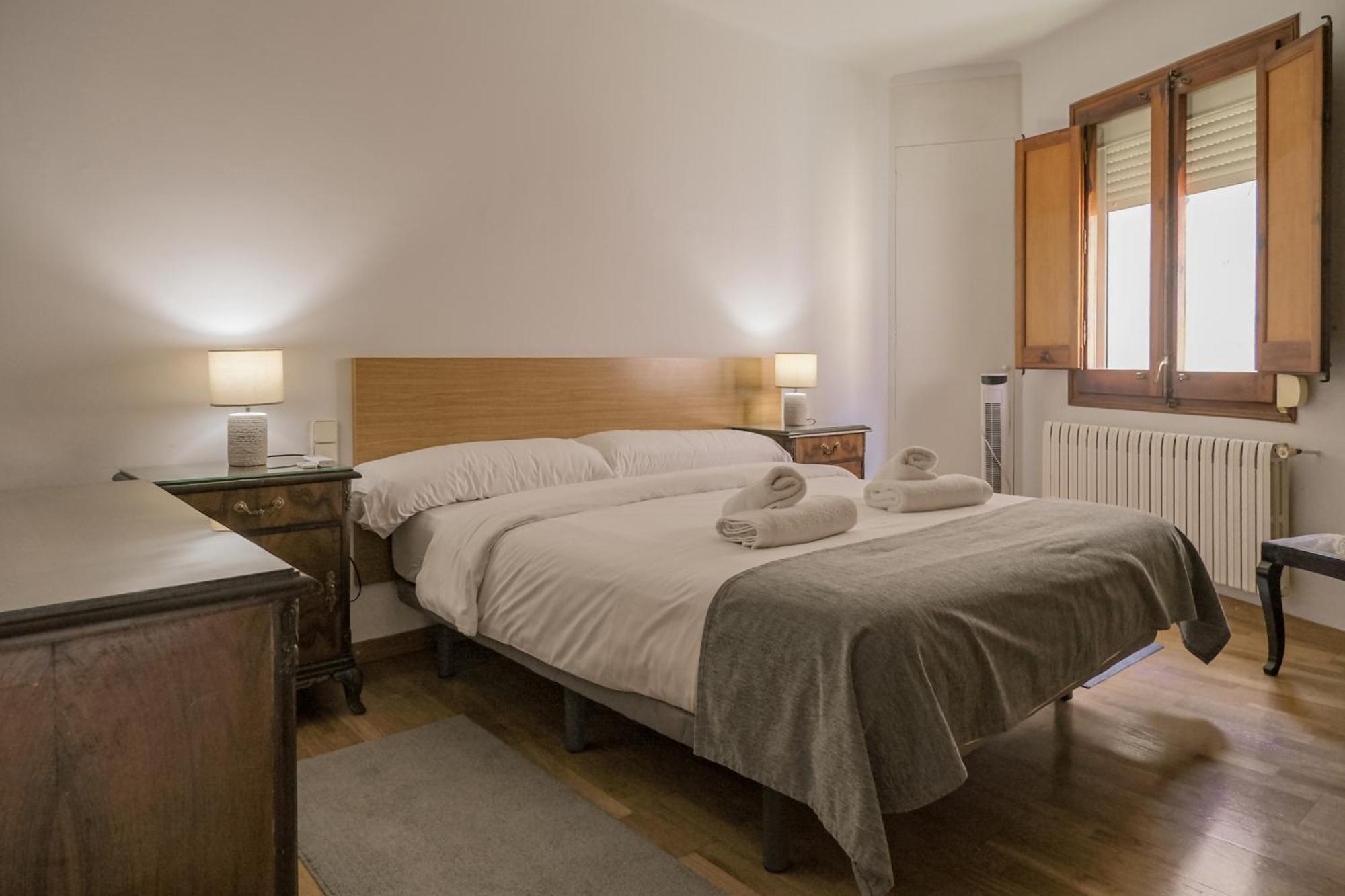 Can Severi Casa Con Historia En Besalú Eksteriør billede