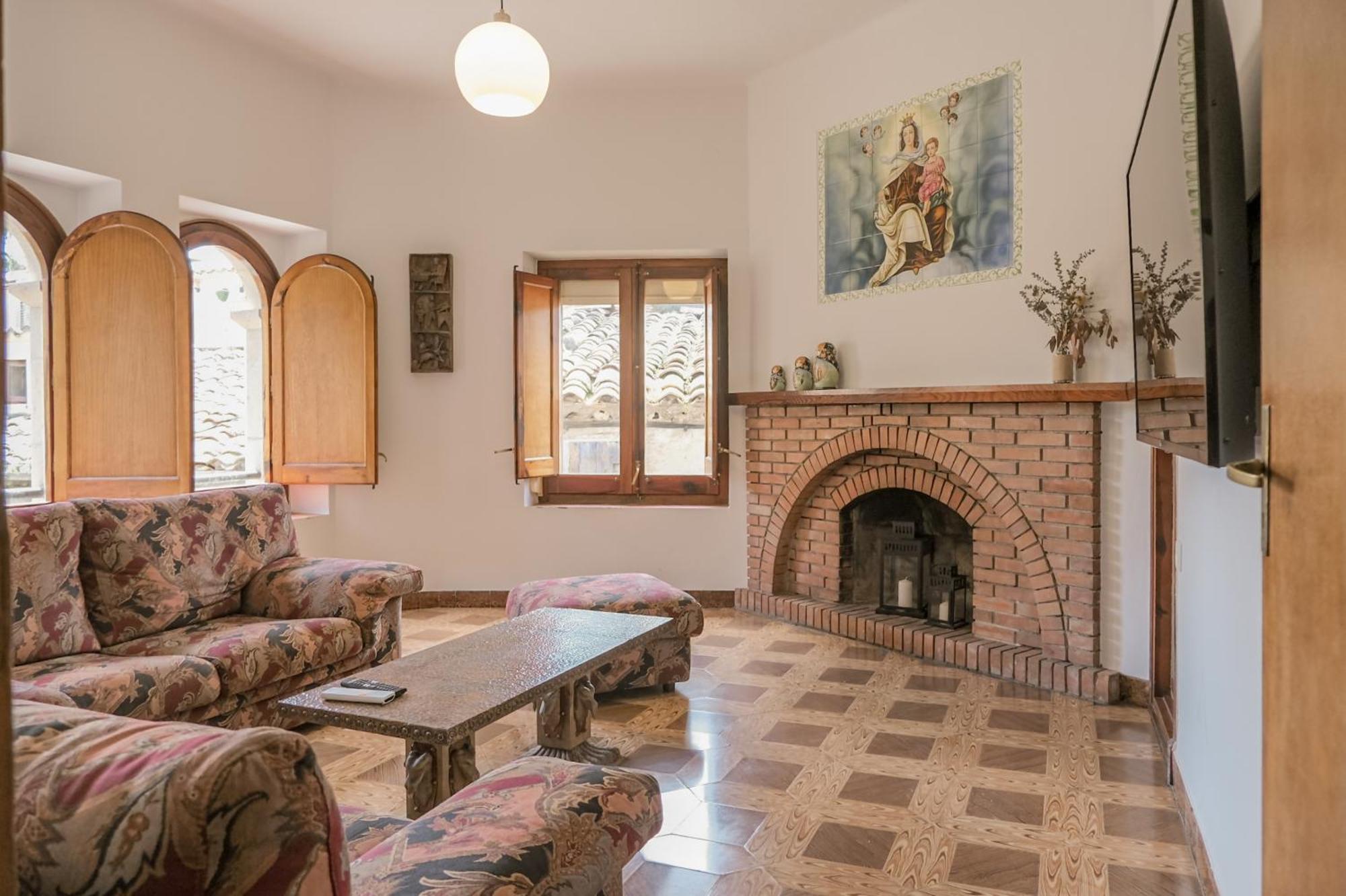 Can Severi Casa Con Historia En Besalú Eksteriør billede