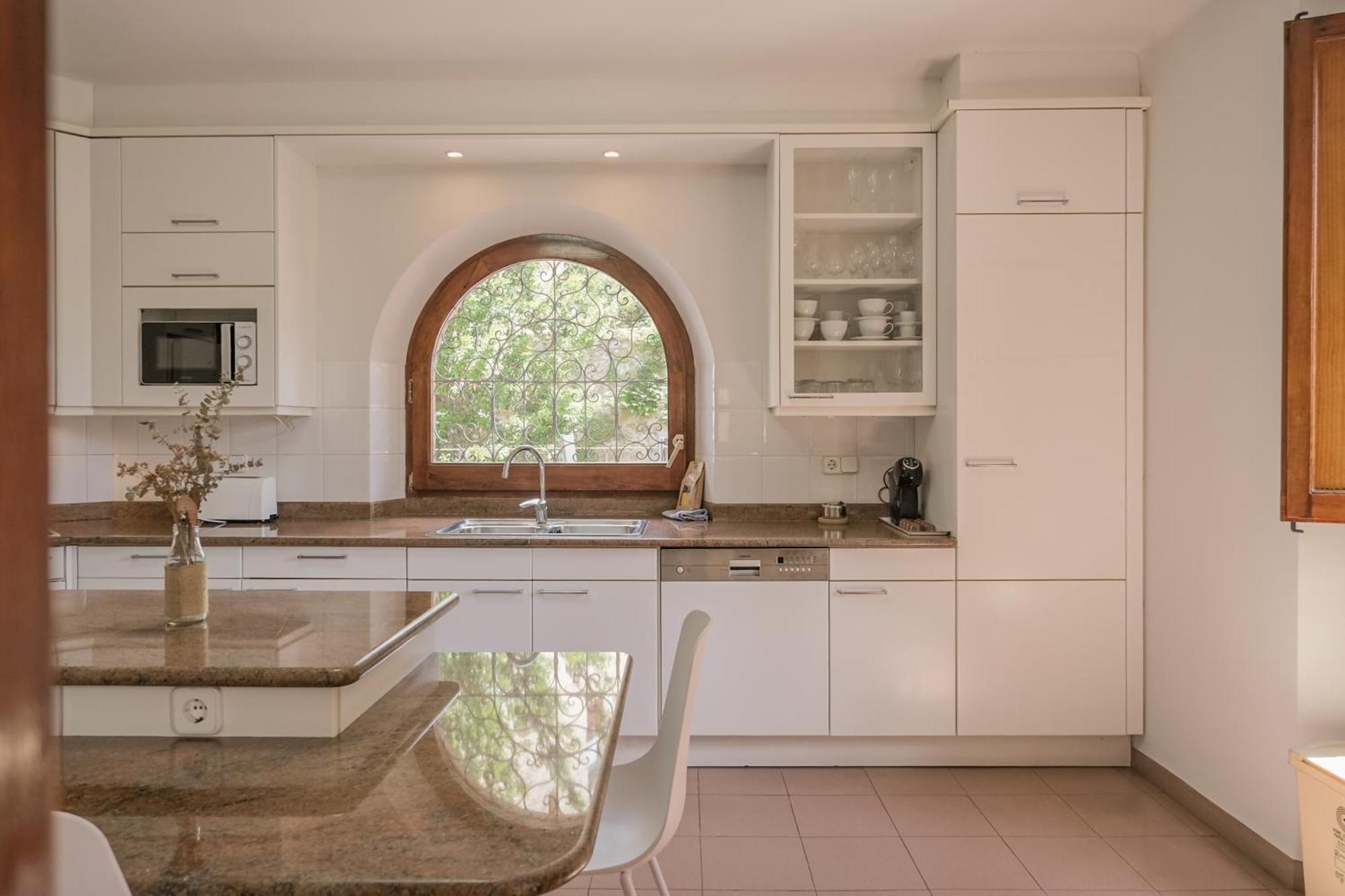 Can Severi Casa Con Historia En Besalú Eksteriør billede