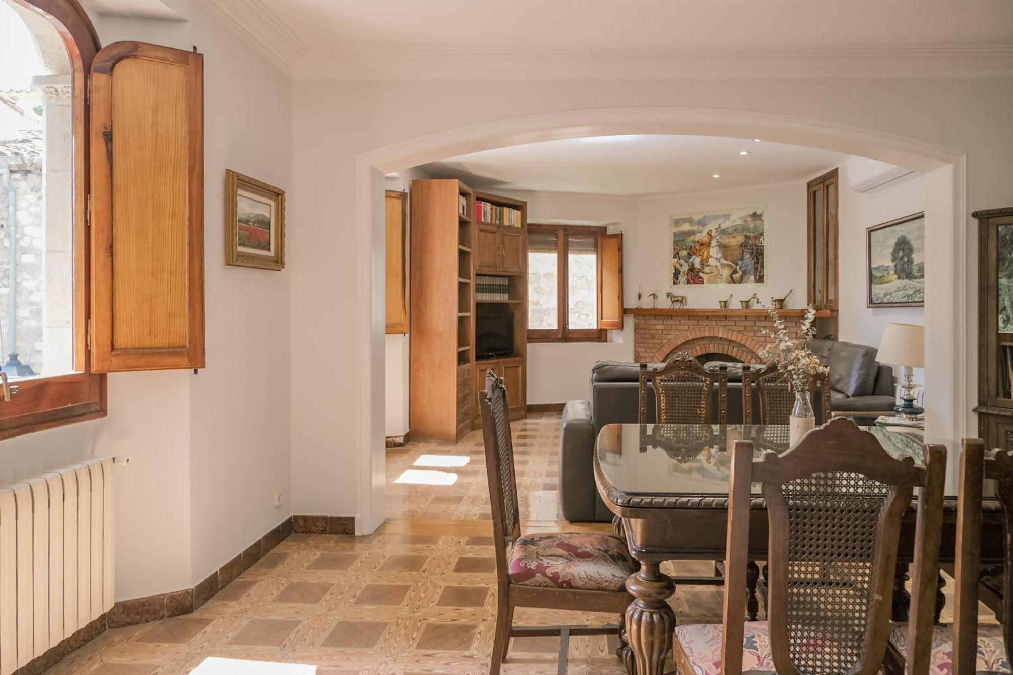 Can Severi Casa Con Historia En Besalú Eksteriør billede