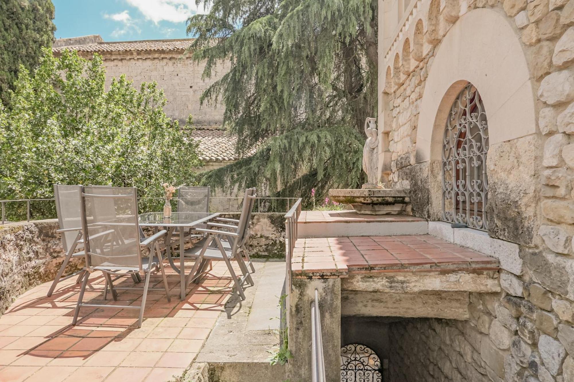 Can Severi Casa Con Historia En Besalú Eksteriør billede